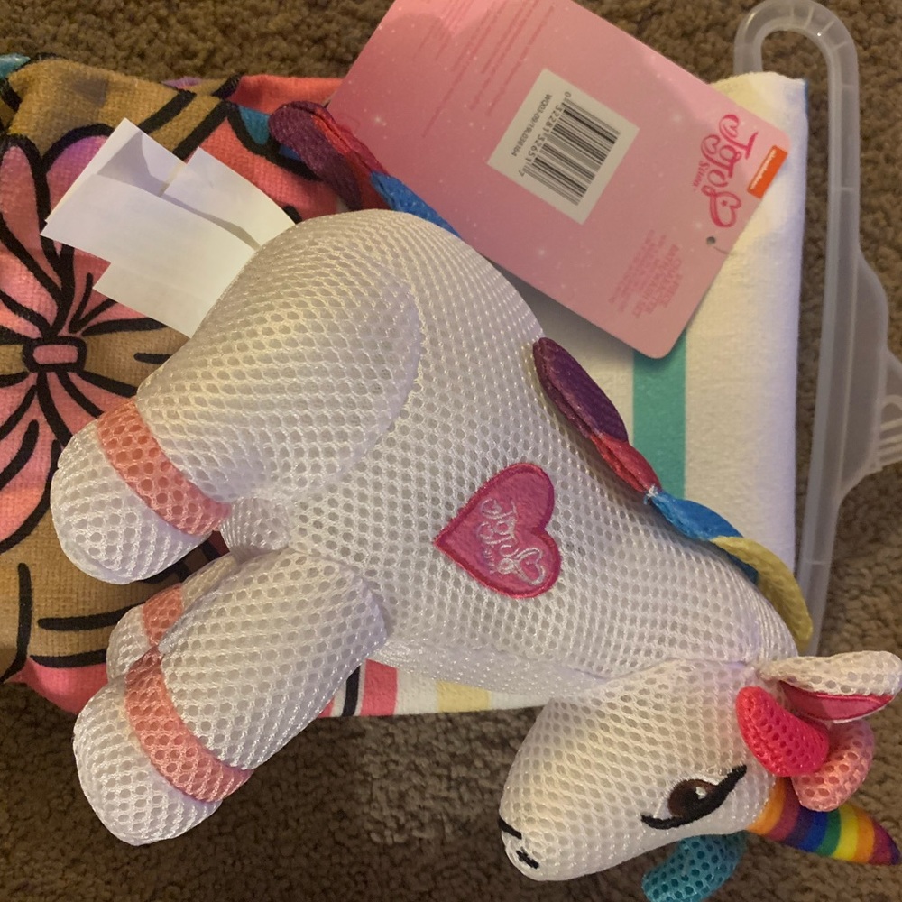 Jo jo towel and unicorn